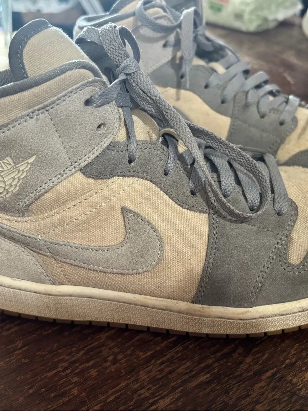 Jordan 1 mid SE High-Top Sneakers in Gray and Cream